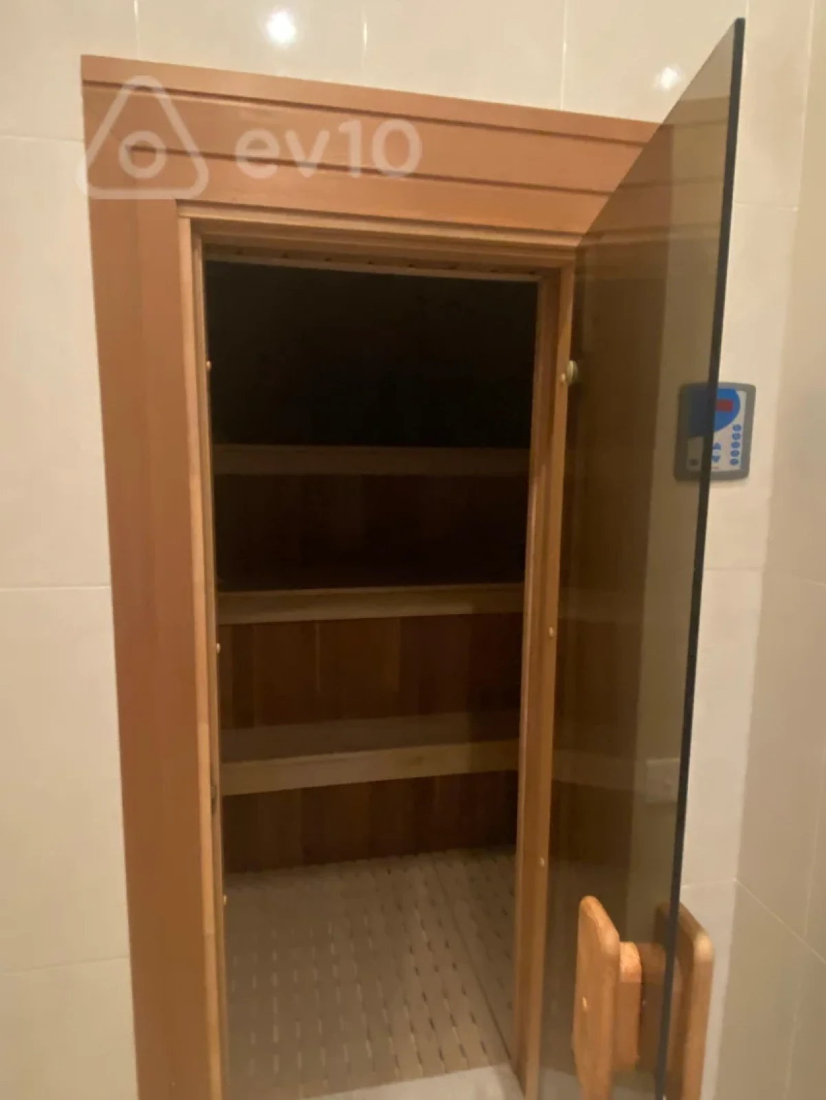Kirayə verilir 7 otaqlı həyət evi 750 m²