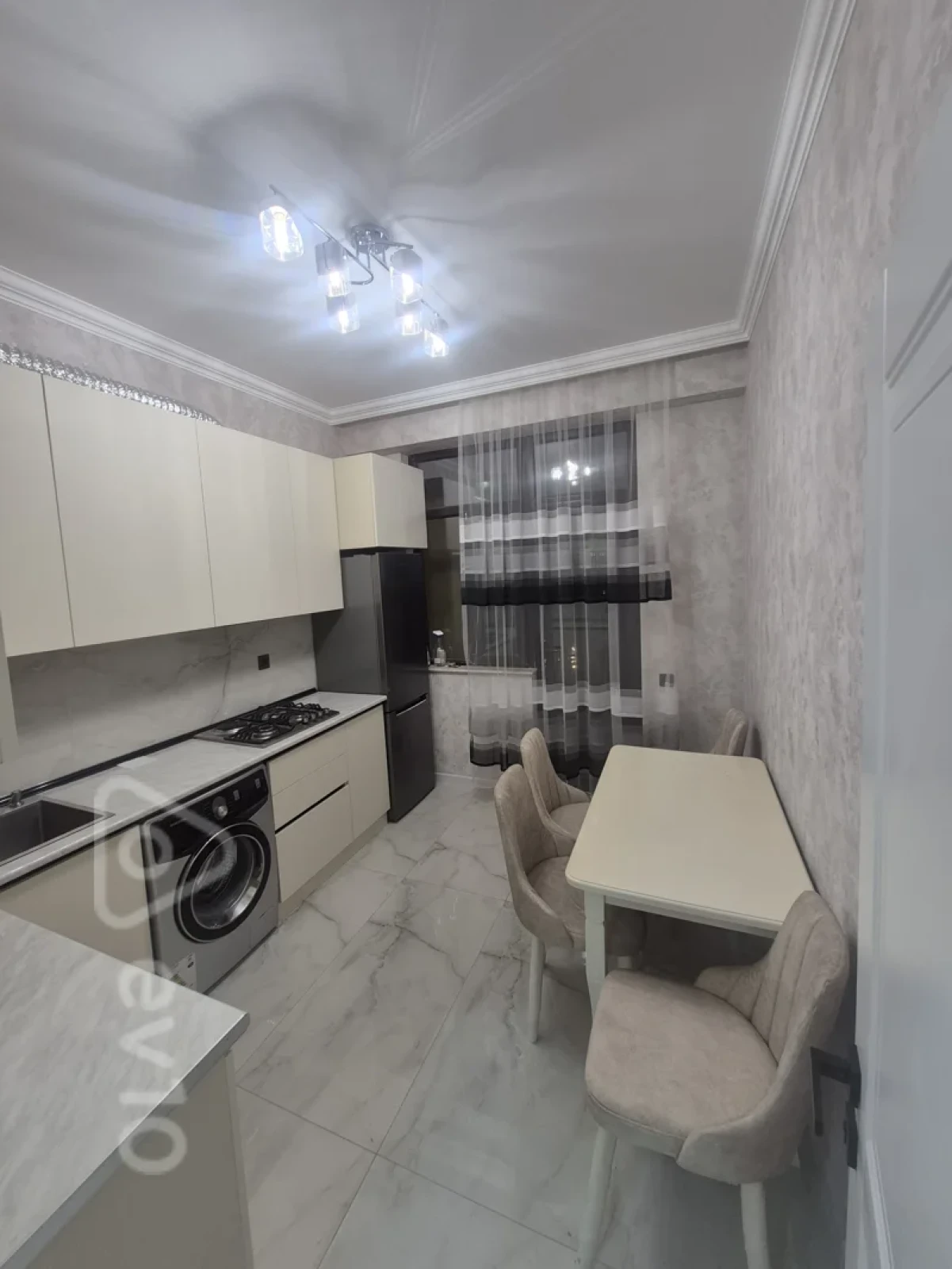 Kirayə verilir 2 otaqlı yeni tikili 90 m²
