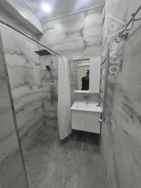 Kirayə verilir 2 otaqlı yeni tikili 90 m²