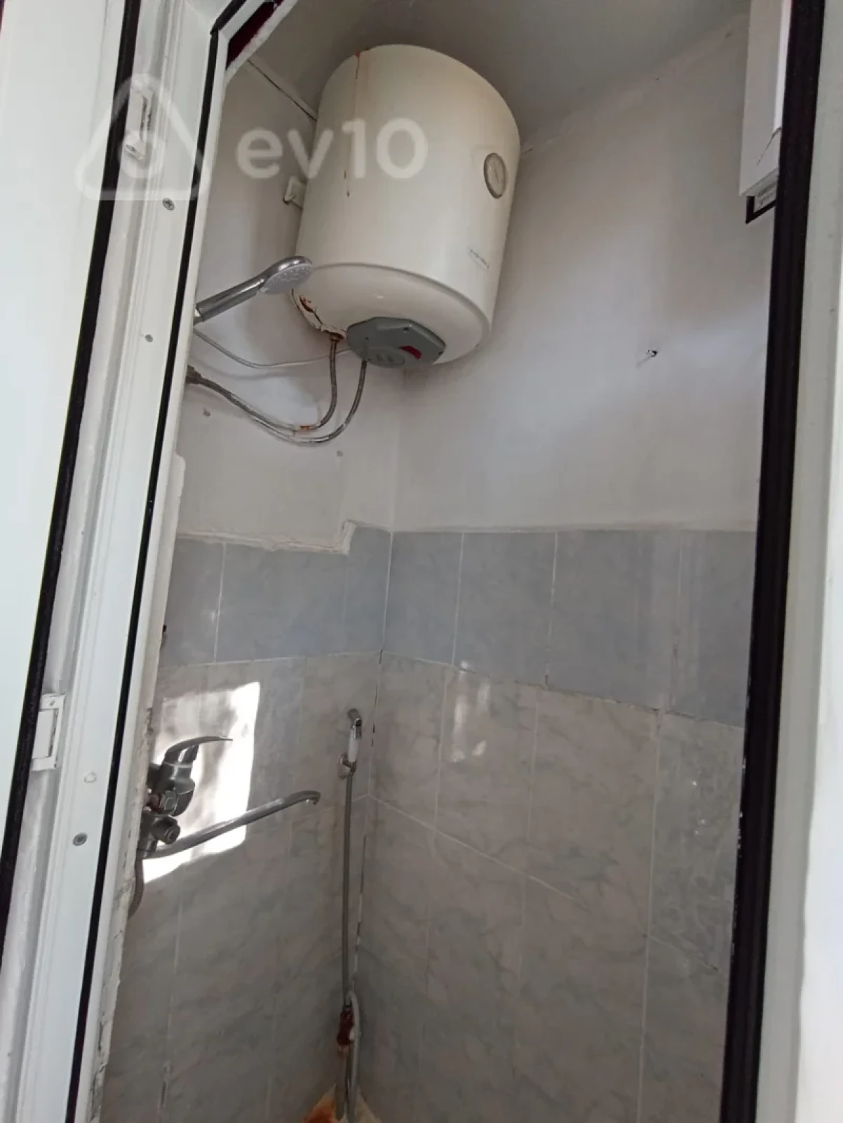 Kirayə verilir 1 otaqlı köhnə tikili 35 m²