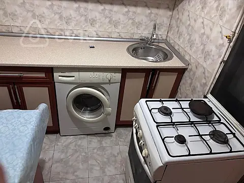 Kirayə verilir 2 otaqlı köhnə tikili 60 m²
