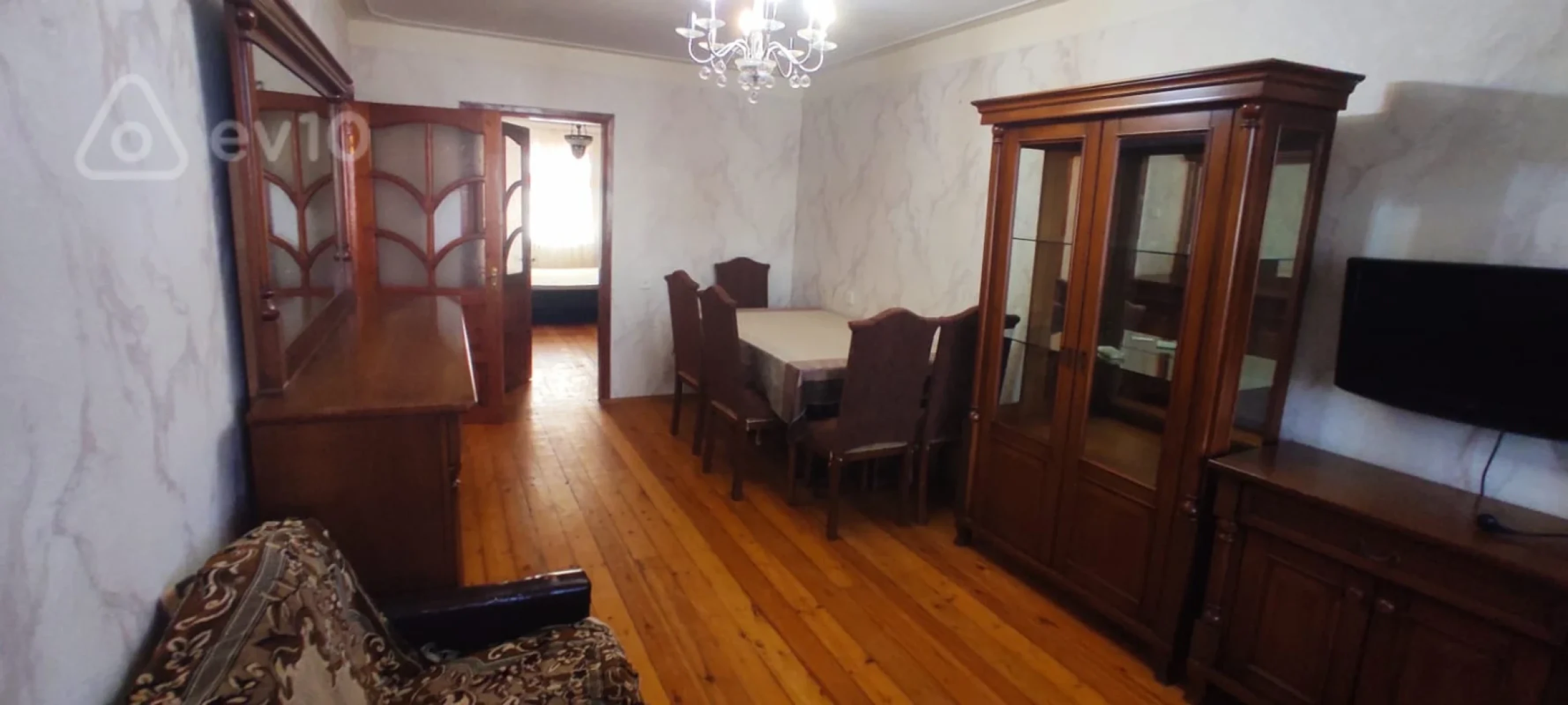 Kirayə verilir 2 otaqlı köhnə tikili 60 m²