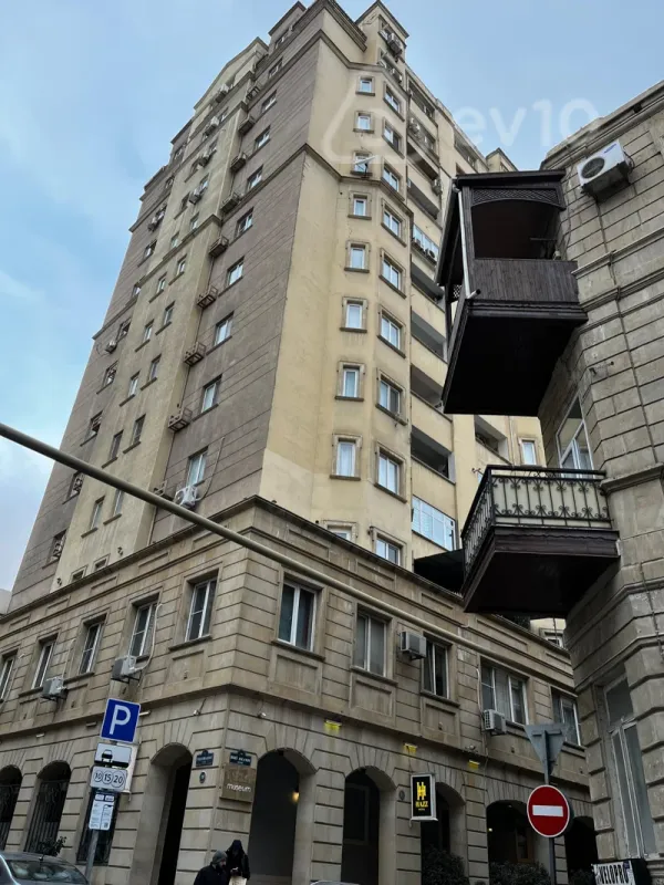 Kirayə verilir 4 otaqlı yeni tikili 160 m²