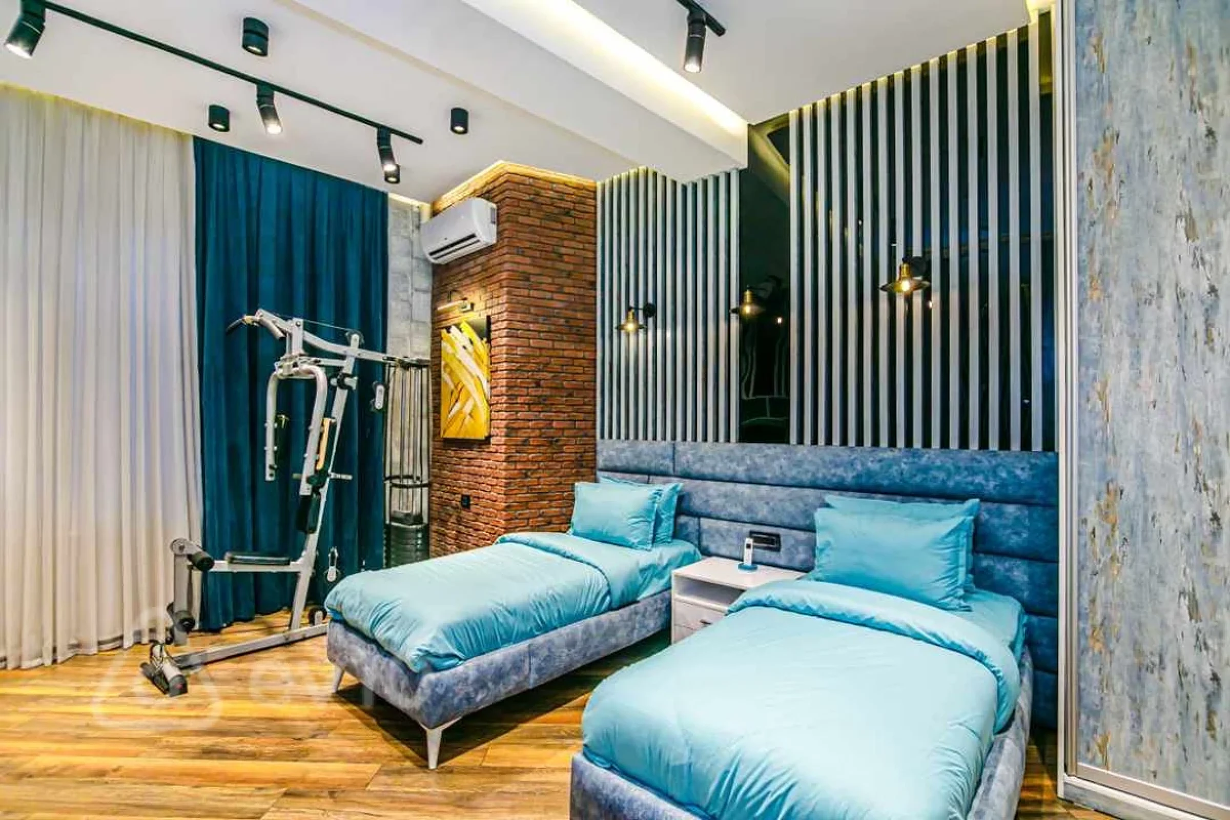 Kirayə verilir 5 otaqlı yeni tikili 245 m²