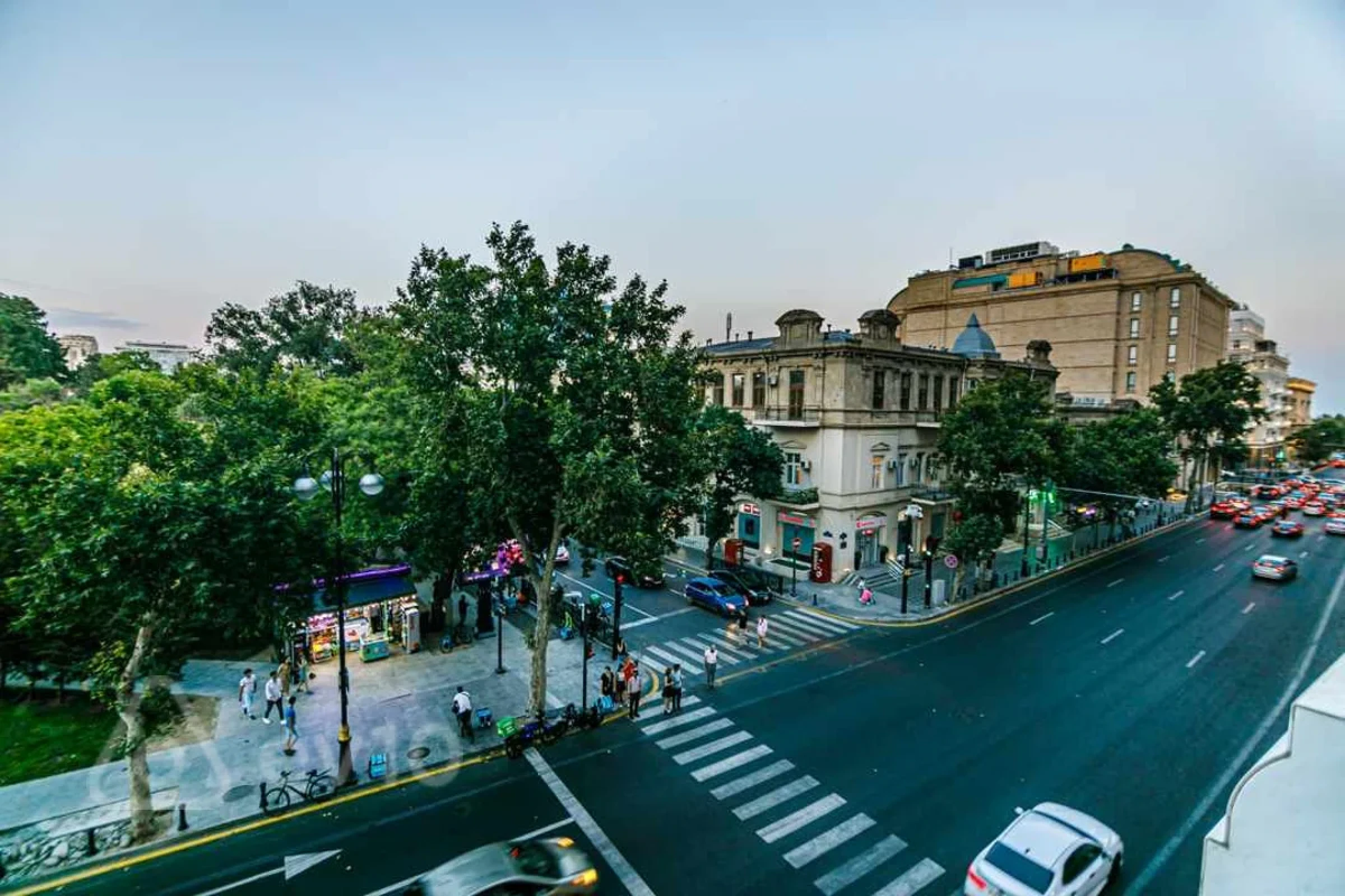 Kirayə verilir 5 otaqlı yeni tikili 245 m²