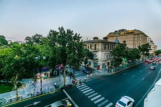 Kirayə verilir 5 otaqlı yeni tikili 245 m²