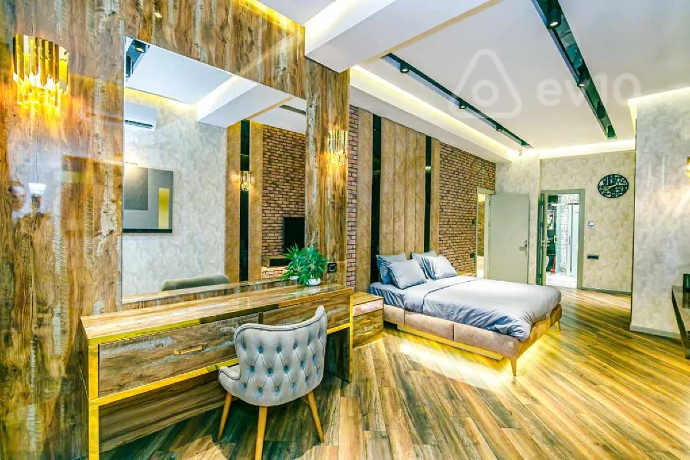 Kirayə verilir 5 otaqlı yeni tikili 245 m²