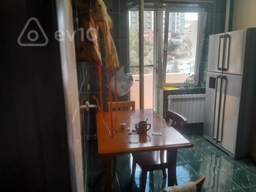 Kirayə verilir 3 otaqlı yeni tikili 110 m²