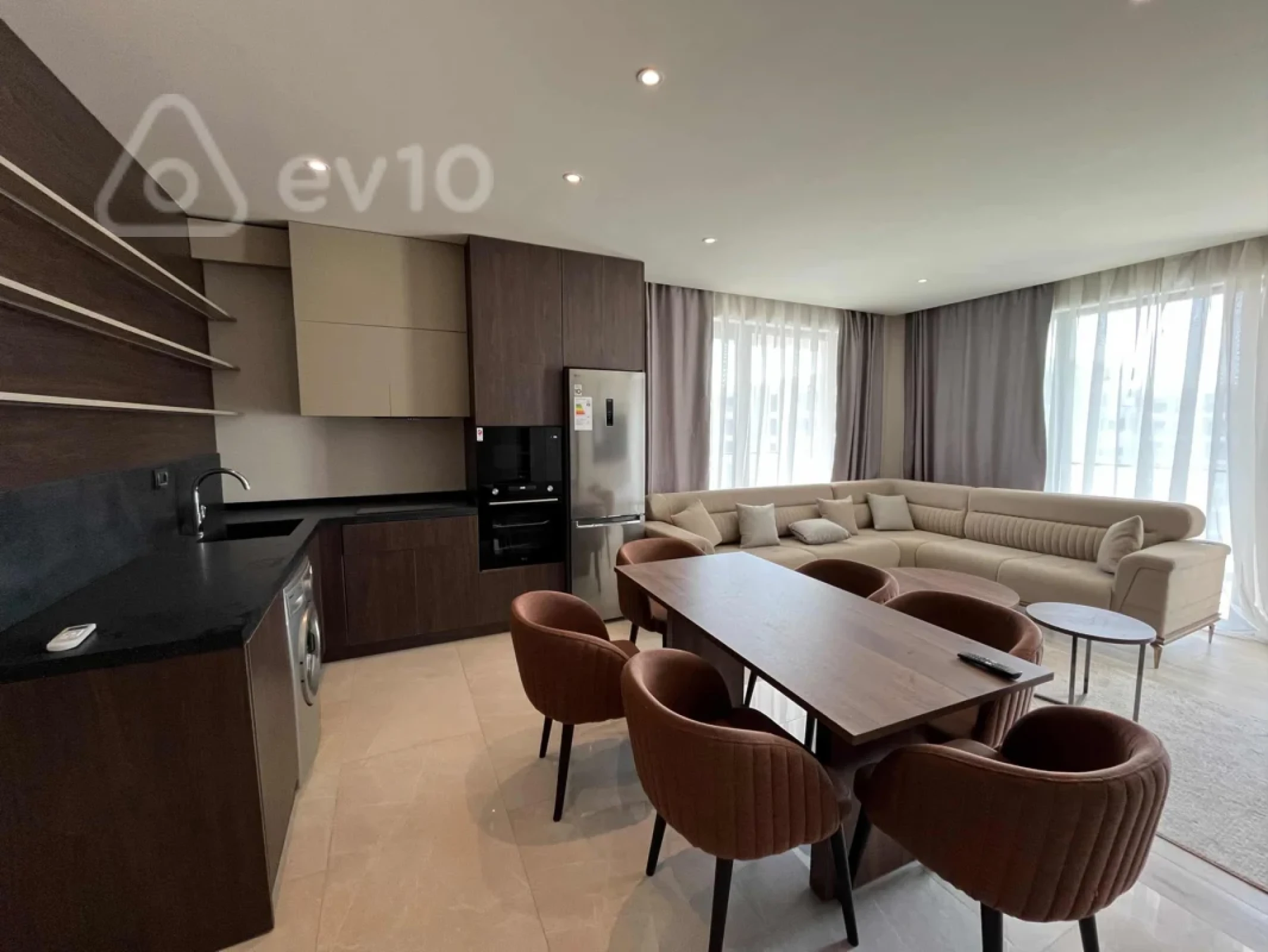 Kirayə verilir 3 otaqlı yeni tikili 160 m²