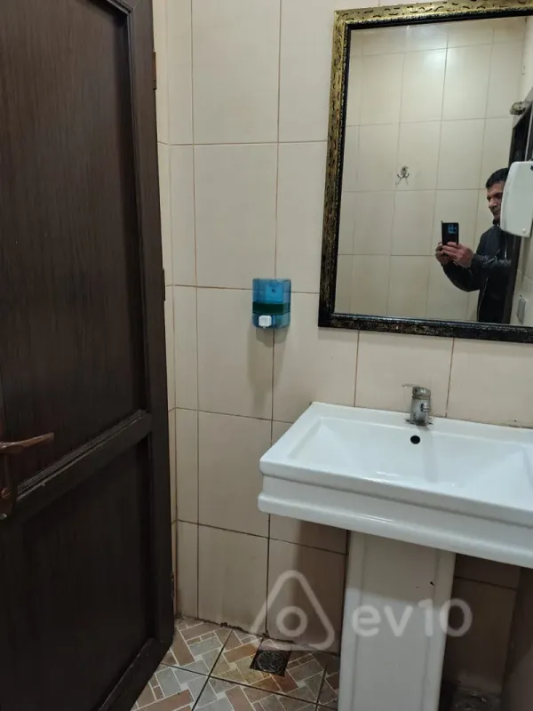 Kirayə verilir mənzil 450 m²