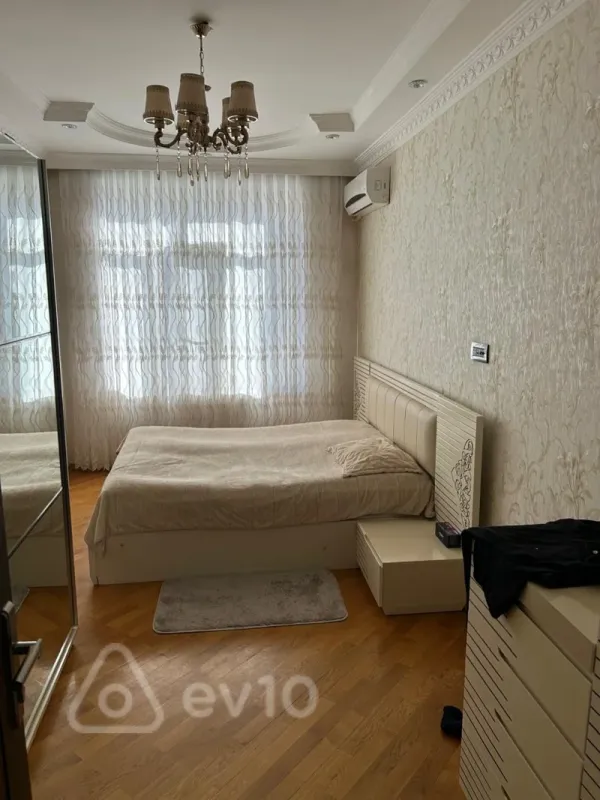 Kirayə verilir 3 otaqlı yeni tikili 100 m²