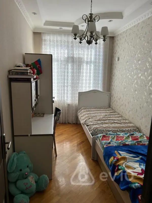 Kirayə verilir 3 otaqlı yeni tikili 100 m²