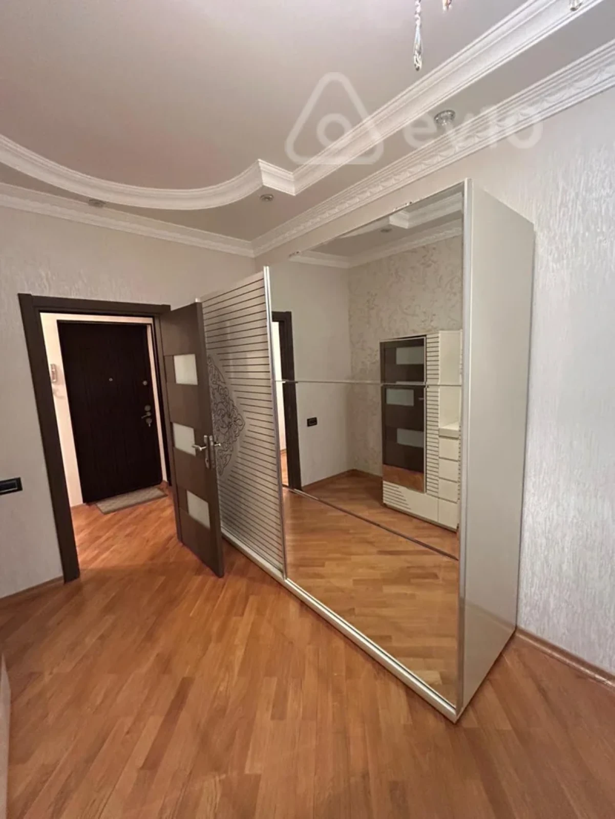 Kirayə verilir 3 otaqlı yeni tikili 100 m²