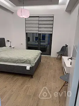 Kirayə verilir 2 otaqlı yeni tikili 65 m²