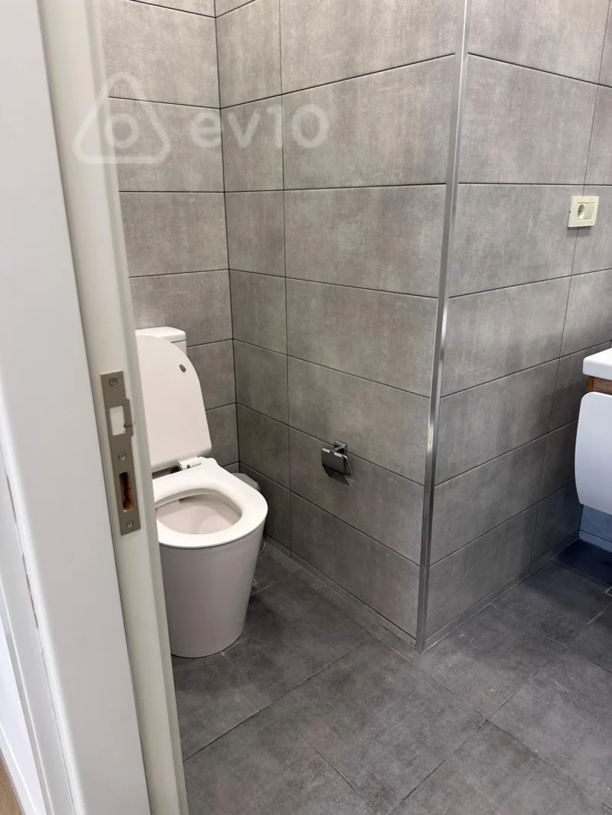Kirayə verilir 2 otaqlı yeni tikili 65 m²