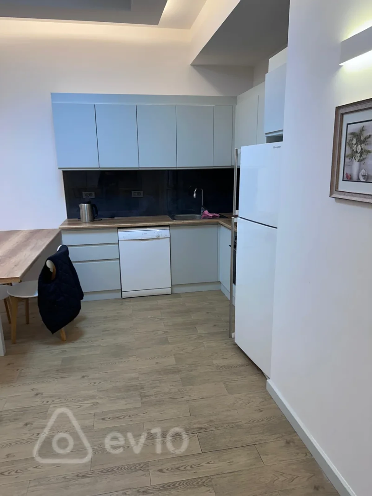 Kirayə verilir 2 otaqlı yeni tikili 65 m²