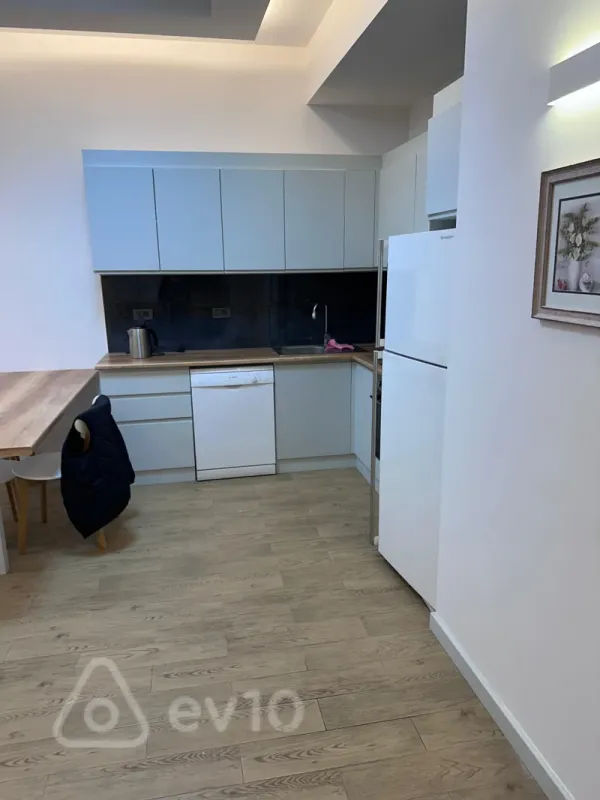 Kirayə verilir 2 otaqlı yeni tikili 65 m²