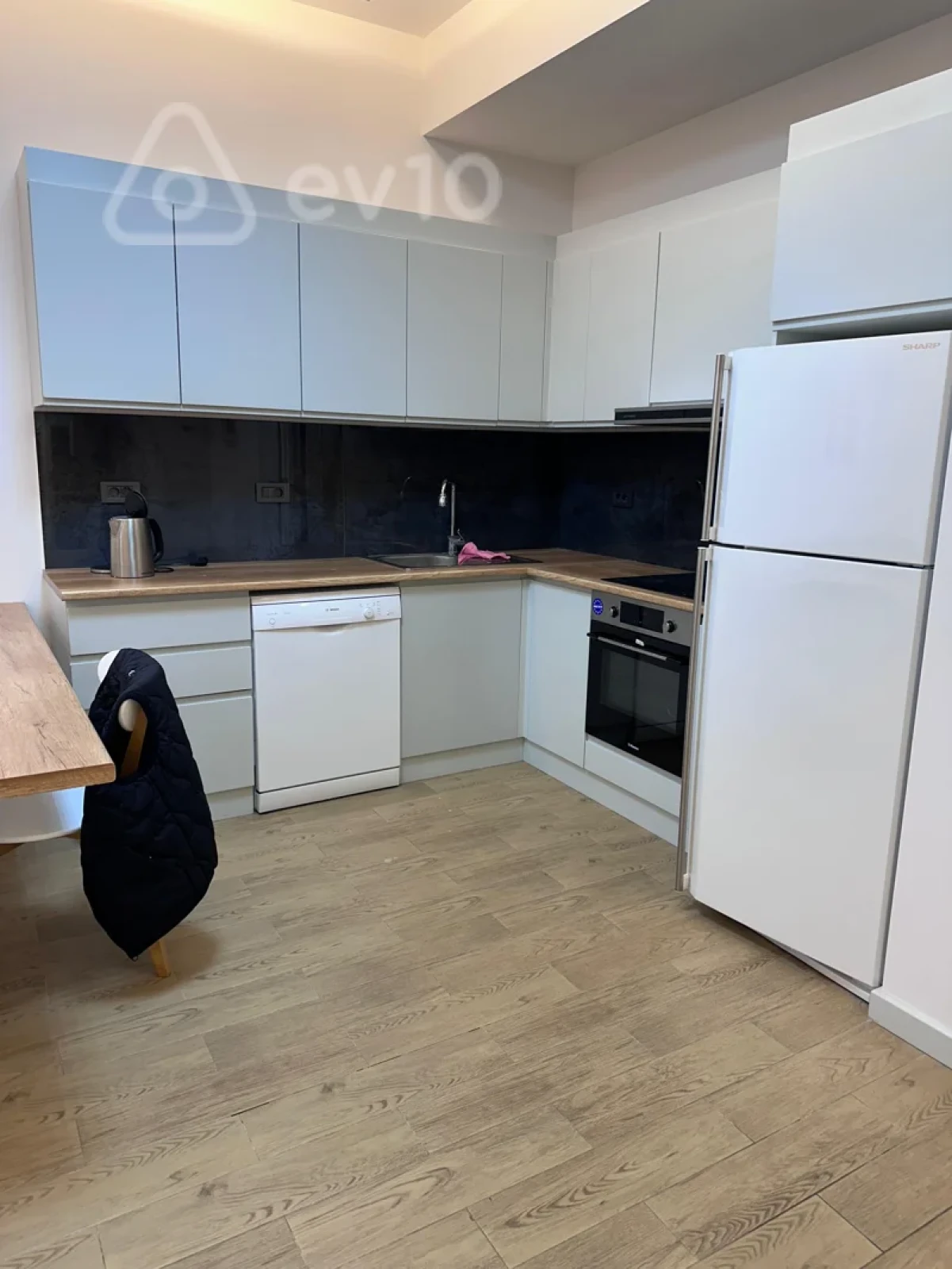 Kirayə verilir 2 otaqlı yeni tikili 65 m²