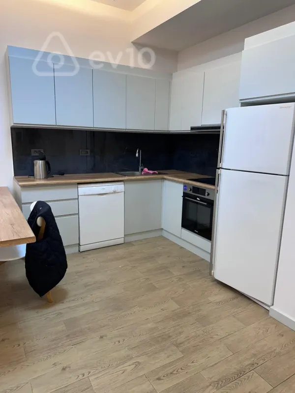 Kirayə verilir 2 otaqlı yeni tikili 65 m²