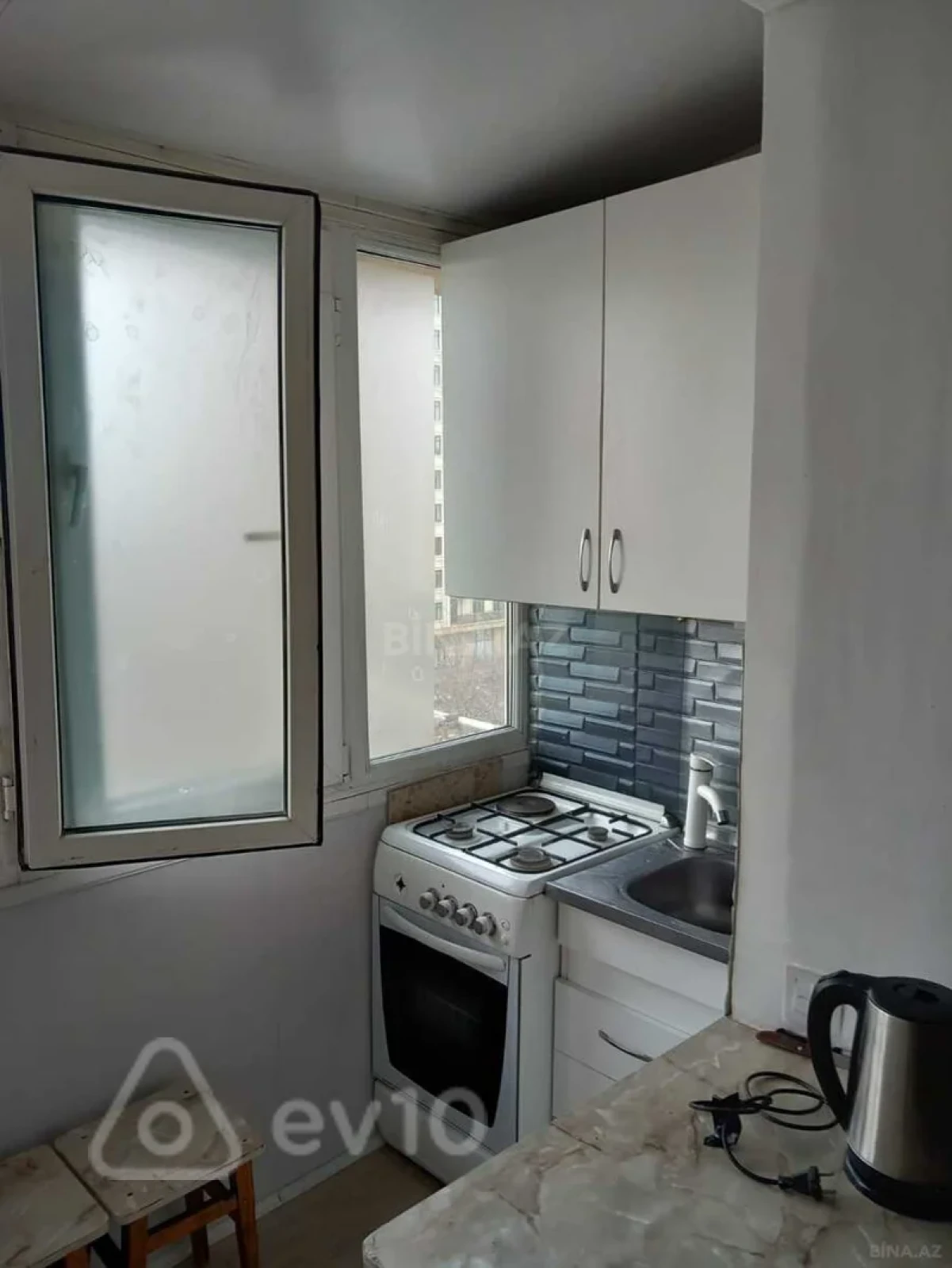 Kirayə verilir 2 otaqlı köhnə tikili 35 m²
