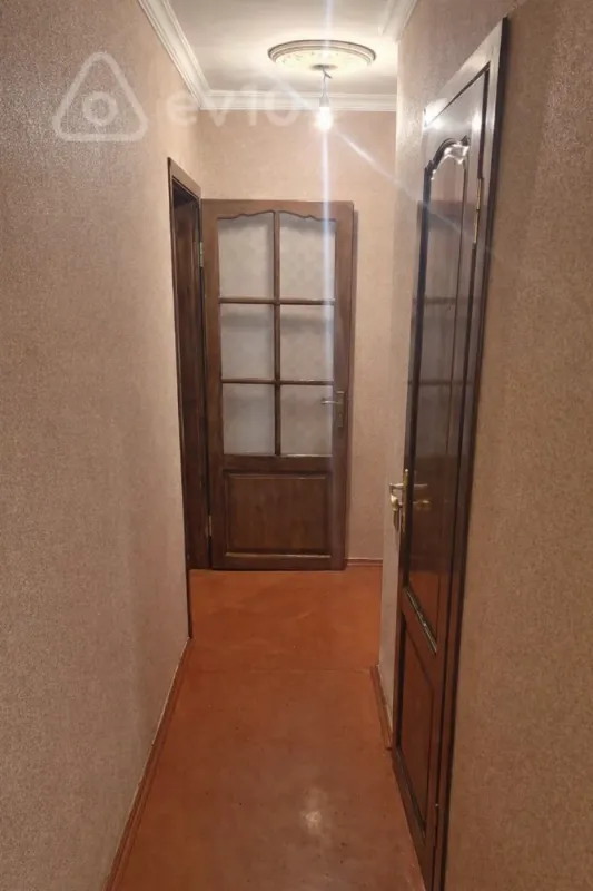 Kirayə verilir 1 otaqlı köhnə tikili 50 m²