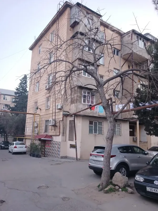 Kirayə verilir 1 otaqlı köhnə tikili 50 m²