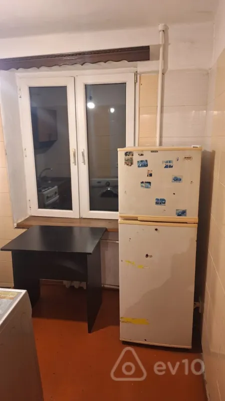 Kirayə verilir 1 otaqlı köhnə tikili 50 m²