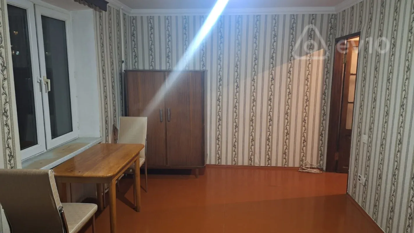 Kirayə verilir 1 otaqlı köhnə tikili 50 m²