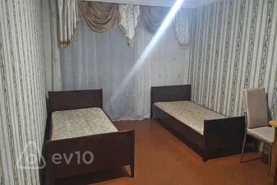 Kirayə verilir 1 otaqlı köhnə tikili 50 m²