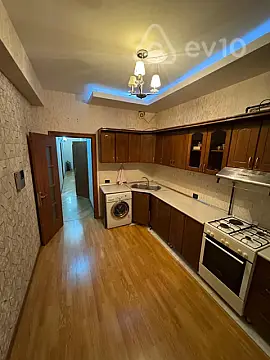Kirayə verilir 3 otaqlı yeni tikili 100 m²