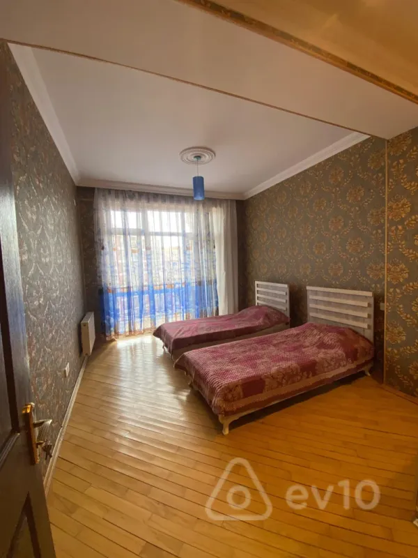 Kirayə verilir 3 otaqlı yeni tikili 115 m²