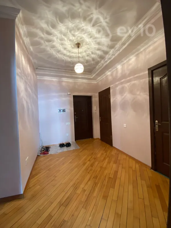 Kirayə verilir 3 otaqlı yeni tikili 115 m²