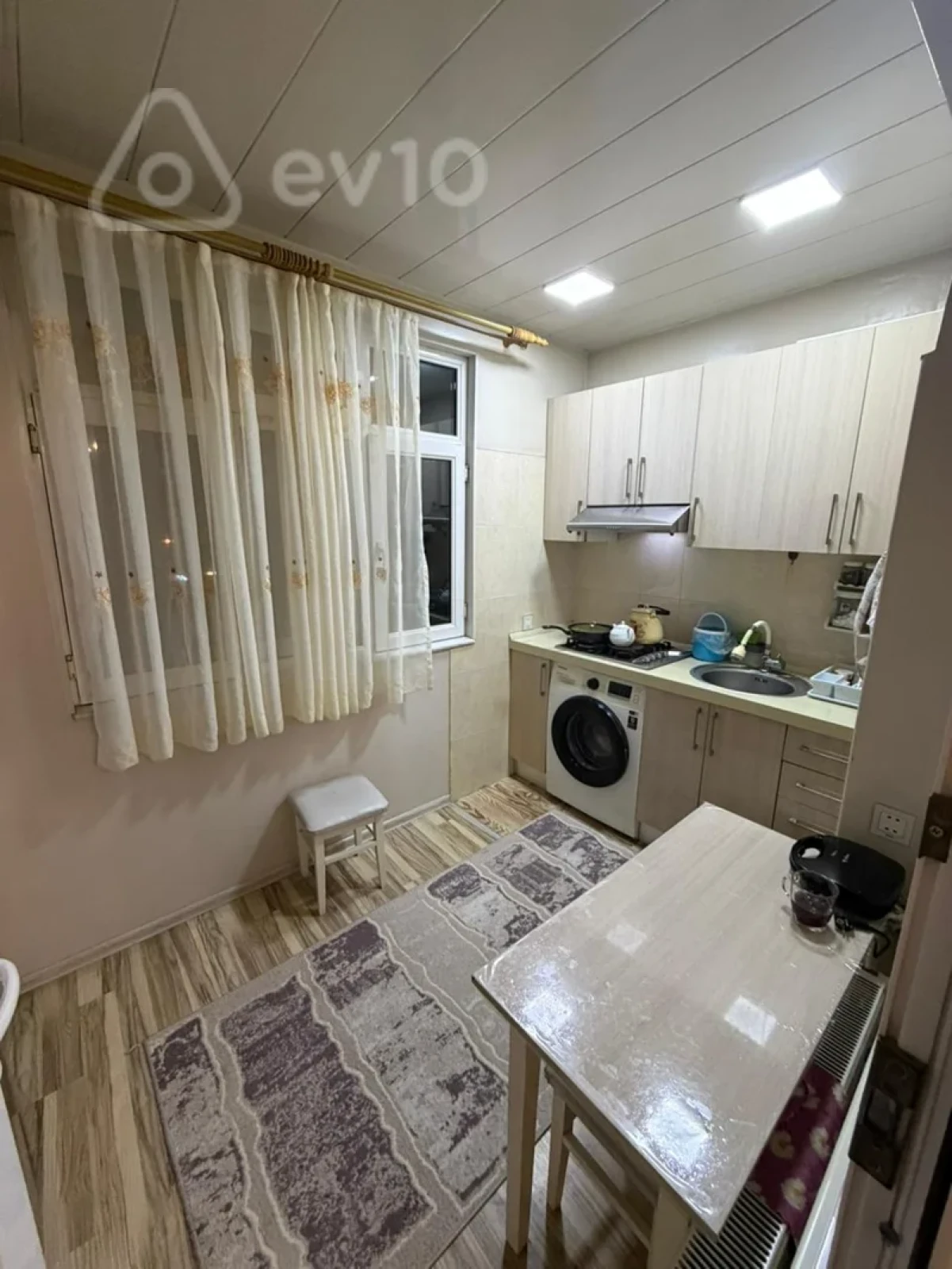 Satılır 3 otaqlı köhnə tikili 60 m²