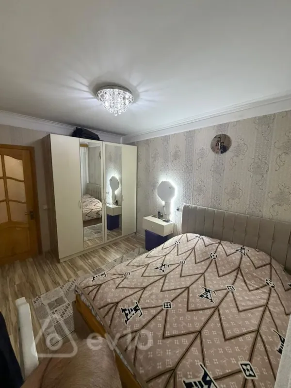 Satılır 3 otaqlı köhnə tikili 60 m²