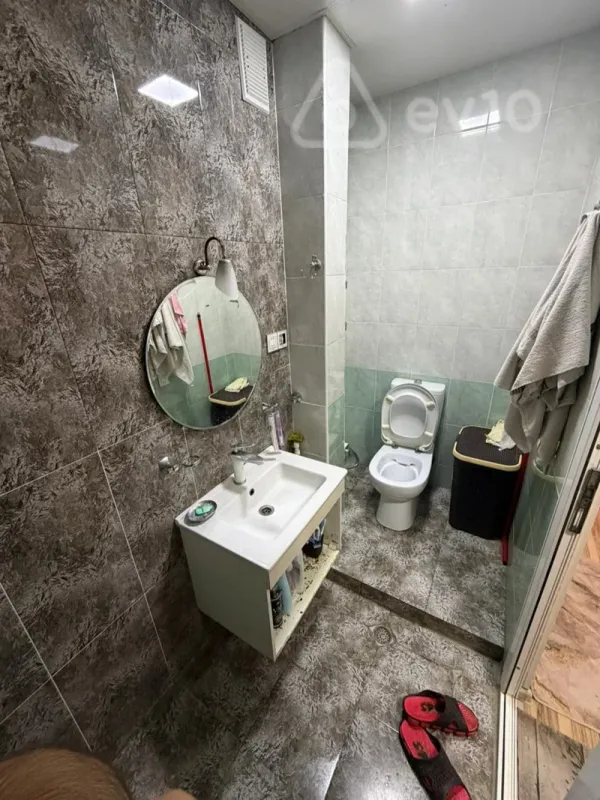 Satılır 3 otaqlı köhnə tikili 60 m²