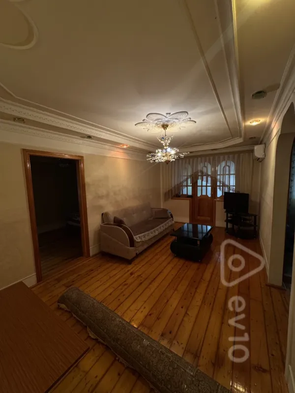 Kirayə verilir 3 otaqlı köhnə tikili 48 m²