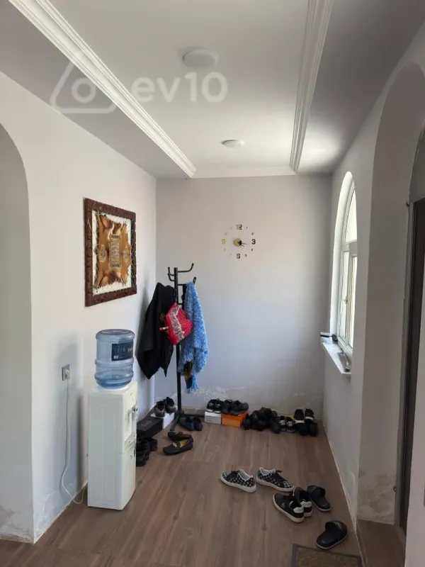 Satılır 7 otaqlı həyət evi 425 m²