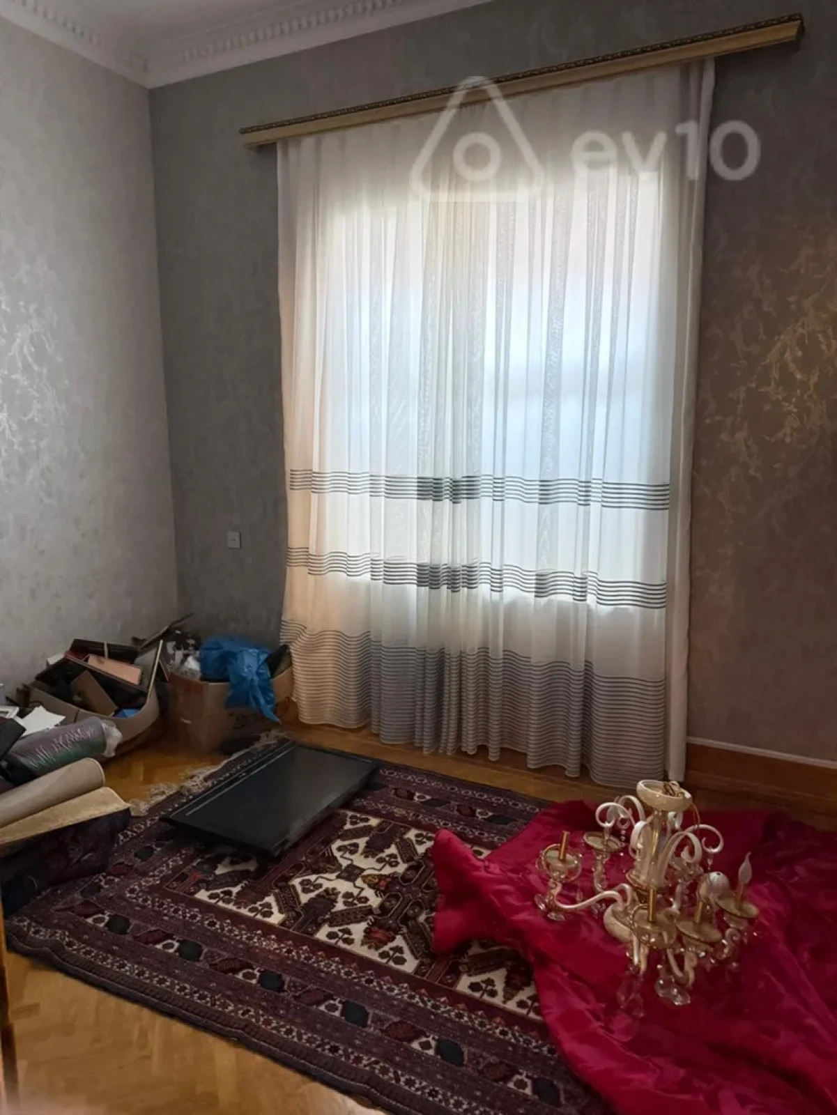 Satılır 7 otaqlı həyət evi 425 m²