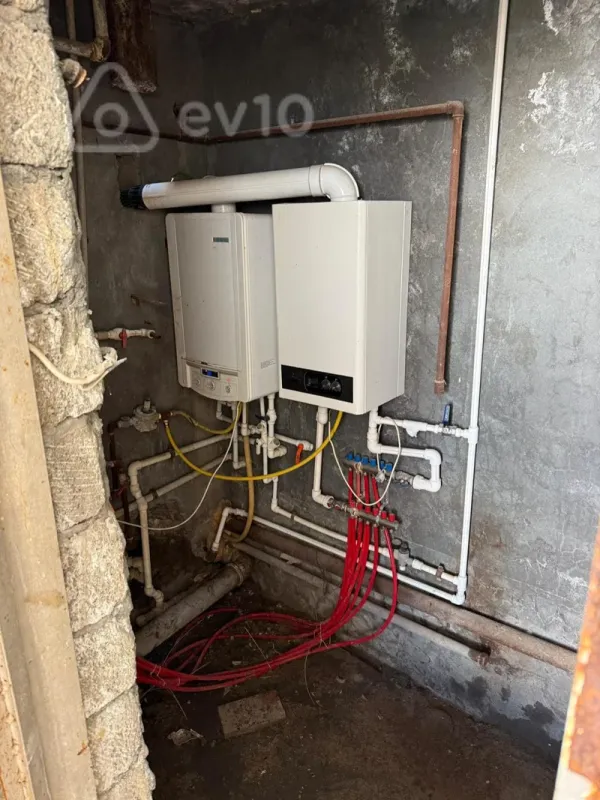 Satılır 7 otaqlı həyət evi 425 m²