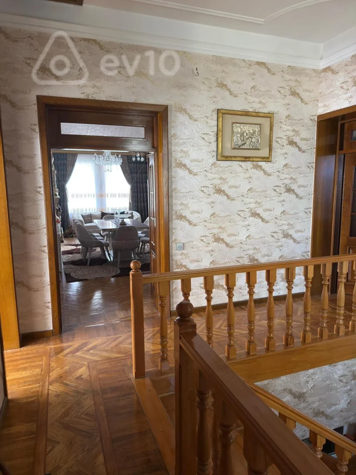 Satılır 7 otaqlı həyət evi 425 m²