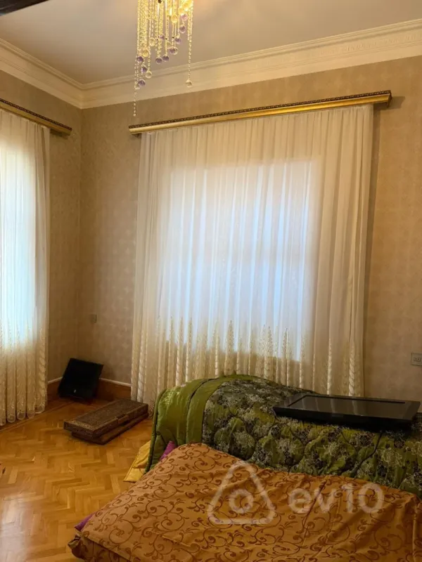 Satılır 7 otaqlı həyət evi 425 m²