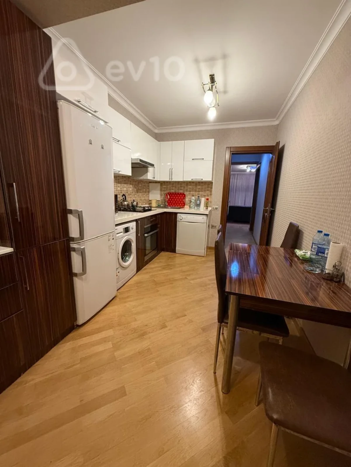 Kirayə verilir 3 otaqlı köhnə tikili 110 m²