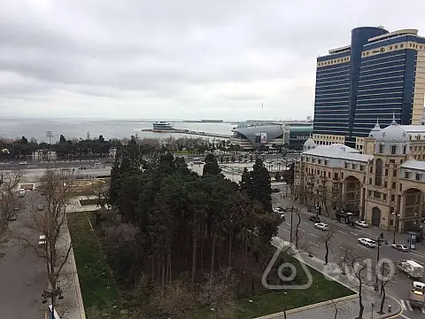 Kirayə verilir 3 otaqlı köhnə tikili 110 m²