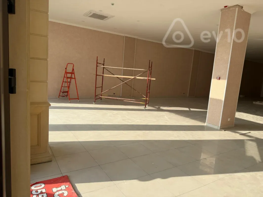 Kirayə verilir mənzil 940 m²