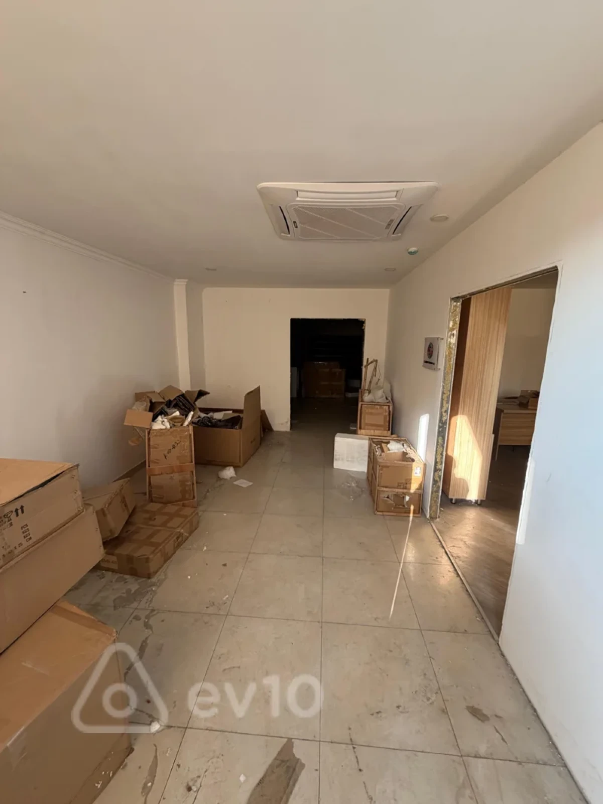 Kirayə verilir mənzil 940 m²