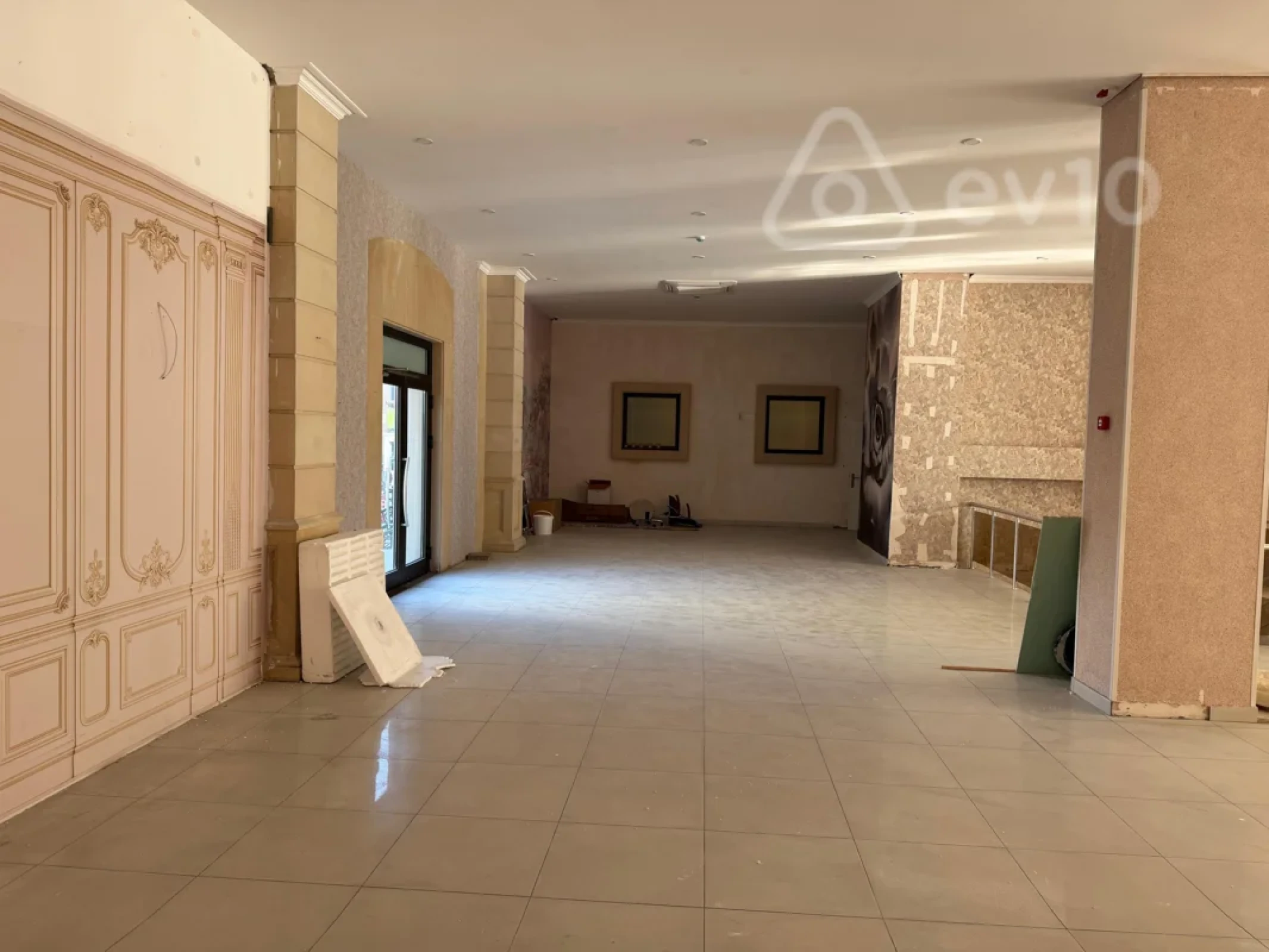Kirayə verilir mənzil 940 m²
