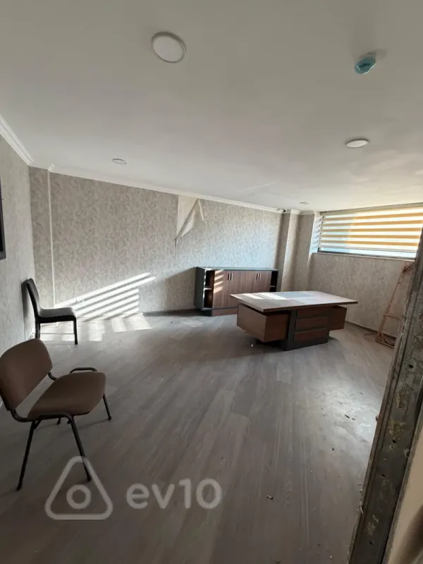 Kirayə verilir mənzil 940 m²
