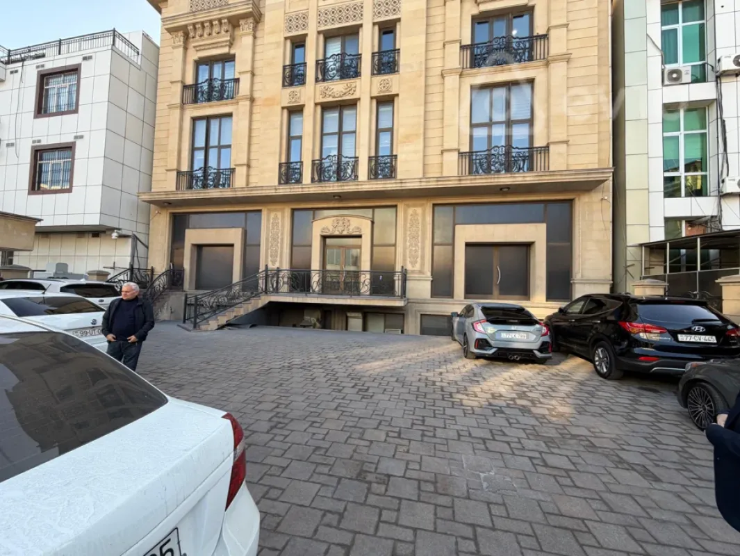 Kirayə verilir mənzil 940 m²