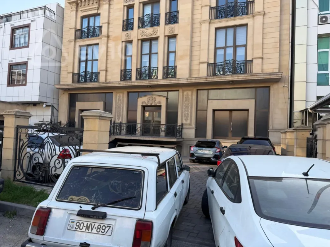 Kirayə verilir mənzil 940 m²
