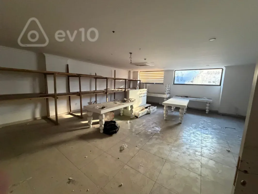 Kirayə verilir mənzil 940 m²